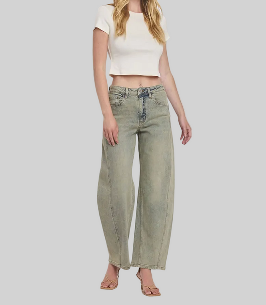 Curvy Barrel Jeans